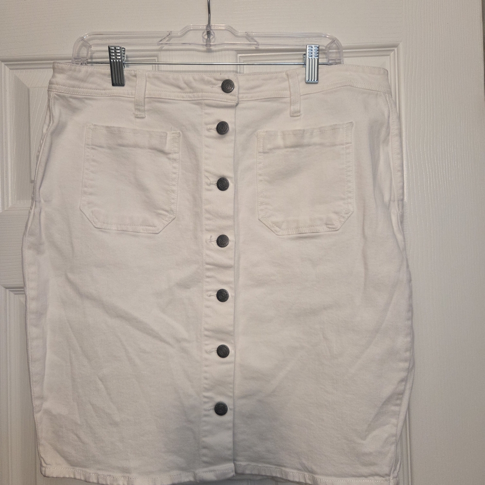 Kenneth Cole Reaction White Button-Front Pencil Skirt